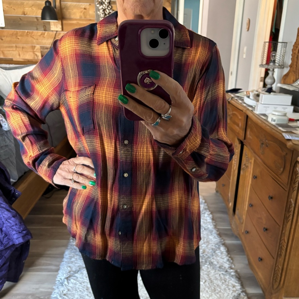 Aventura Womens Plaid Button-Down Shirt in Red, Navy & Gold. Size large.